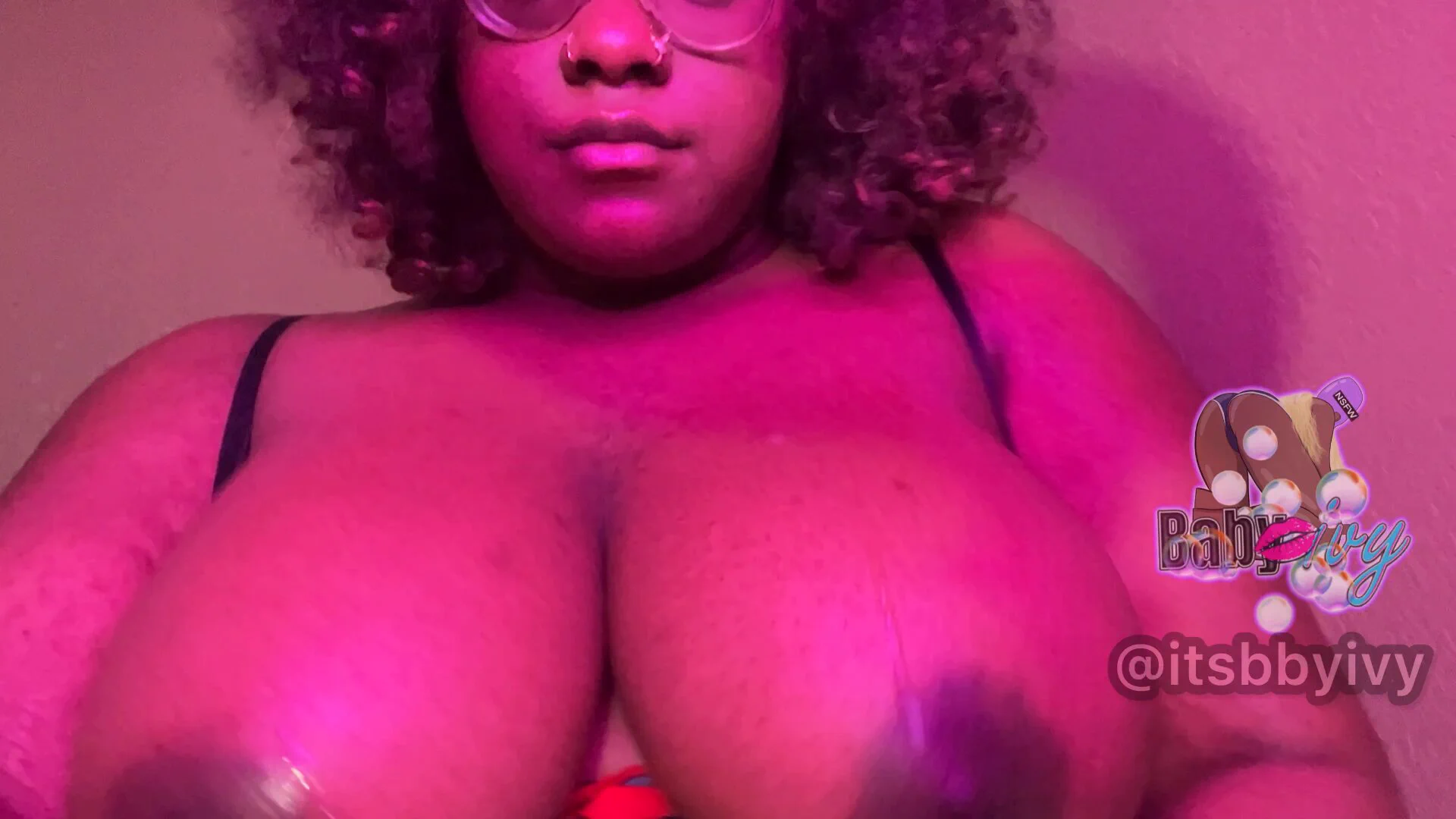 Would you suck on my big titties? I need someone who likes black girls &amp; brown nipples. 👀👀 https://t.co/3QctgqlMzl