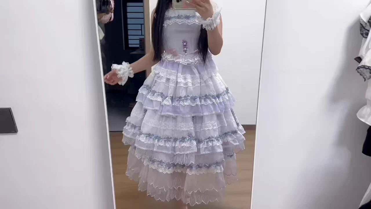 这个是短裙加长裙叠穿 感觉更华丽了…..毫米啊 https://t.co/wYljsgc5V9