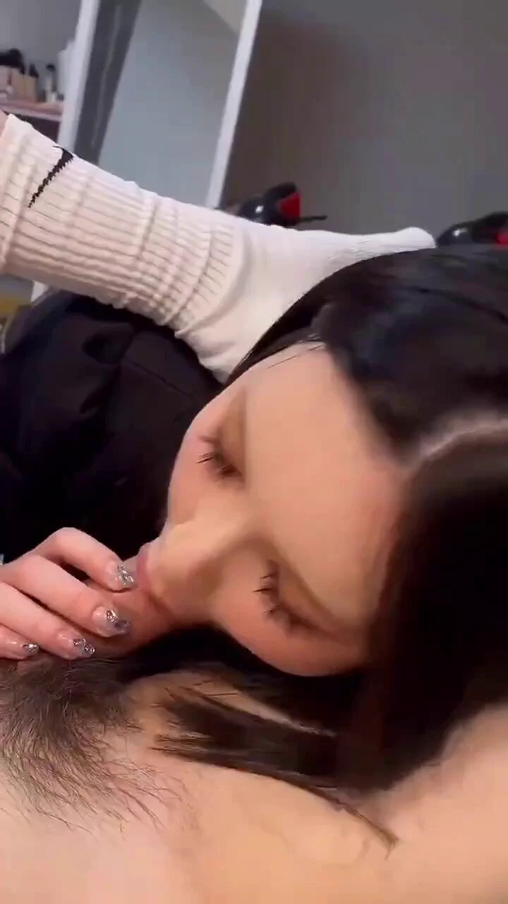 盆友建的sm调教群 coser/模特/空姐/老师极致反差 妹子质量优质，我和女主也在里面 想深入的兄弟快来，群满随机抽取女主线下，先到先得 https://t.co/FGzJsBnCYf