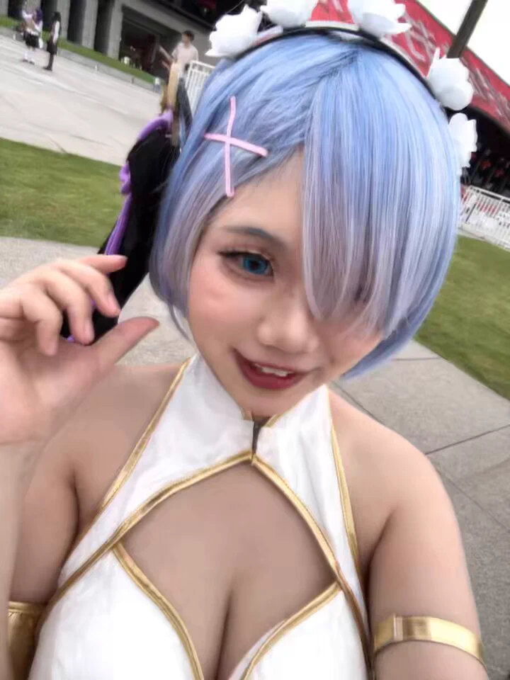 今天是雷姆旗袍👚：@hexiejia 原创投稿：@ToBulma @ToBulaer@KawasawaSen @BulmaList https://t.co/WGGv25aVJ6