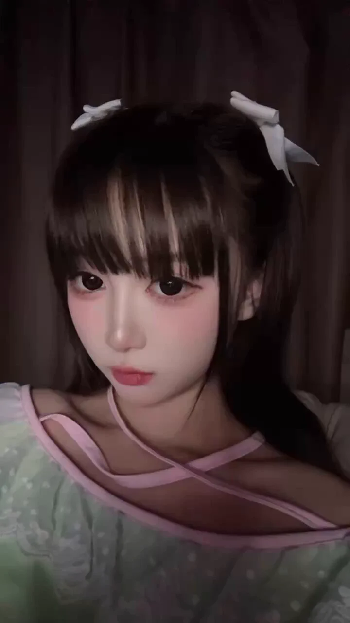 🟡妹团交友俱乐部💌✈️客服：https://t.co/T0uVOSnddb杭州20岁小清纯小米，162cm，50kg，B杯，本科学历，休学中找到我们妹团客服小声诉苦：“我性格内向，朋友少，休学后天天宅家，感觉自己快成小透明了！”她裹着厚羽绒服，坐在宿舍拍下自拍，背景满是书架和毛绒玩具，显出她的清纯气质“我想找个金主哥哥带我出去玩，感受下江浙沪的烟火气！”她害羞地补充，“我长得显小，性格也好，但素质低人品差的别来，我怕应付不下来！”她嘀咕，“姨妈日期不确定，过夜同居不行哦！”📚 @#杭州 #金主 #女大 #糖宝
