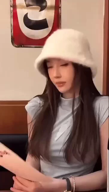 168CM体重46kg真胸D  天生冷白皮  研究生在读———————海外的少爷们，尝尝家乡菜～➡️群：https://t.co/UuwT2JI361 https://t.co/8Dgluo3850