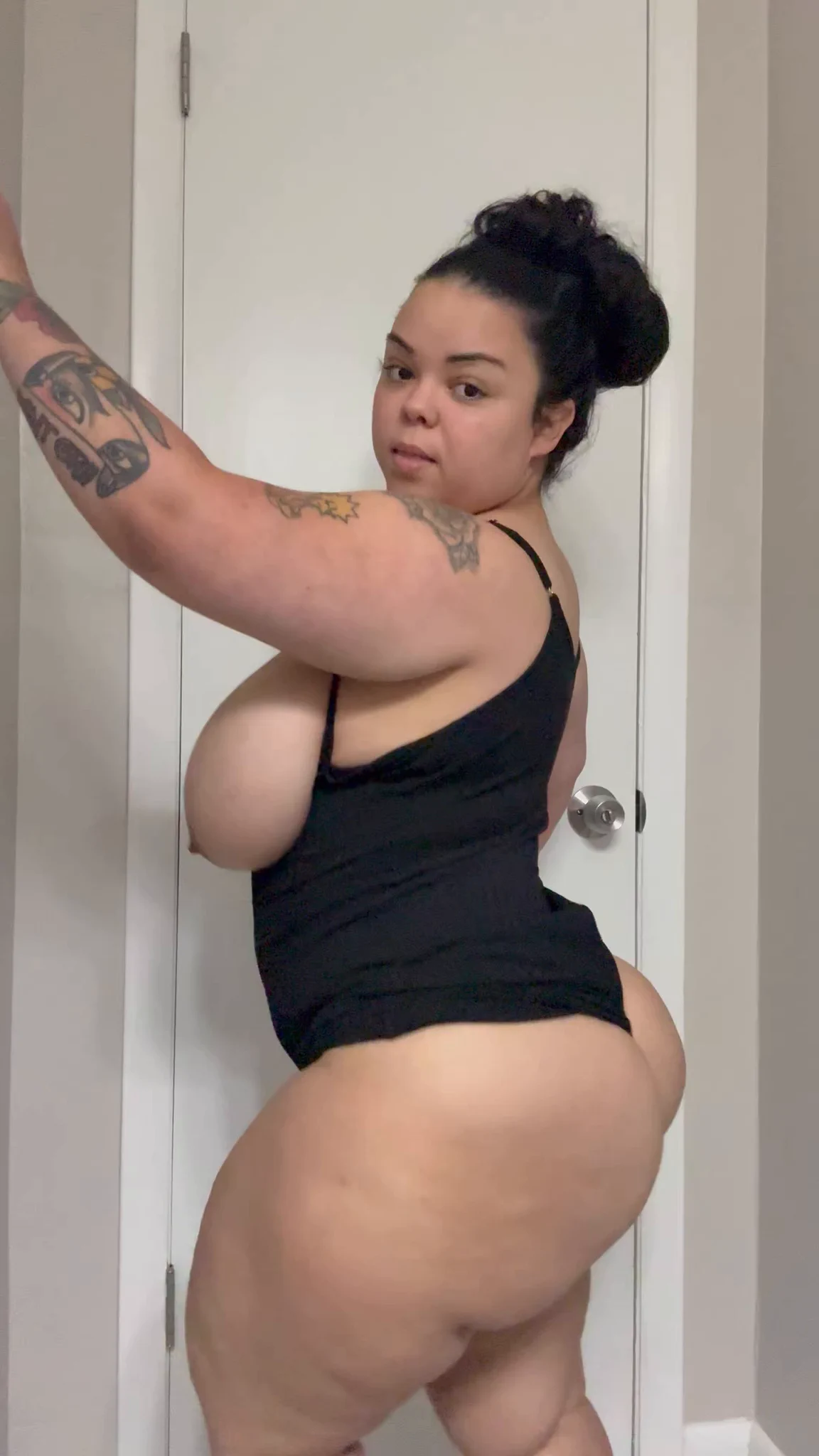 🤭👀 https://t.co/mvGbAnuJMS