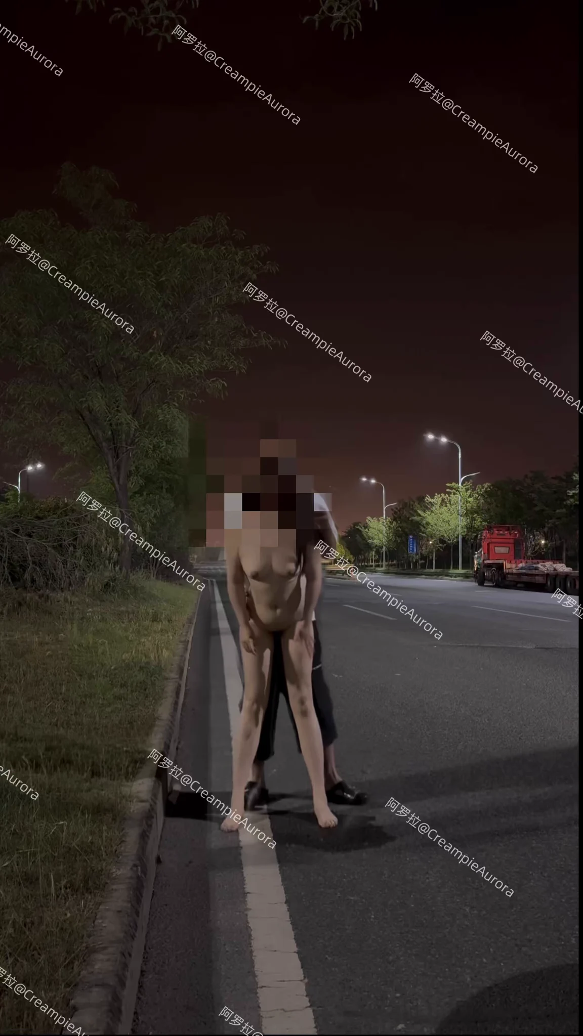 马路第二章：骚母狗的逼逼要被干烂了～这次直接在马路上被干潮吹了🥺 https://t.co/dbbeROTscT