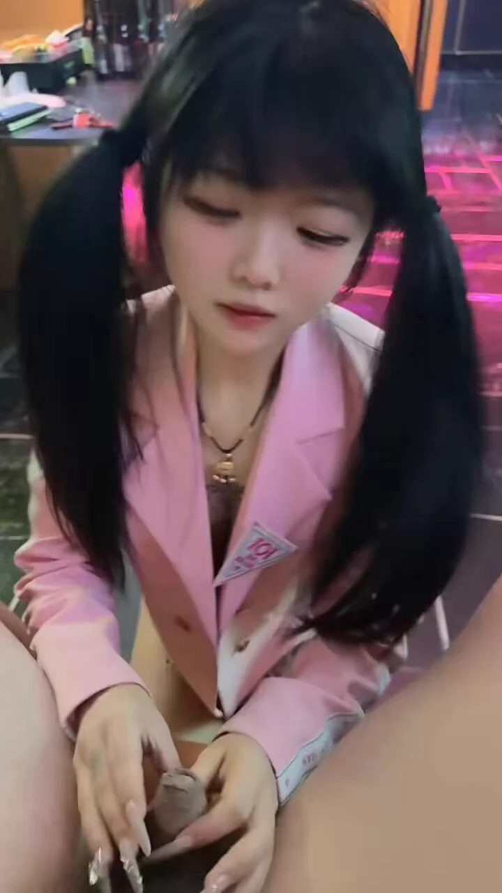 穿着火箭少女101给爸爸口到一半 总监进来了 好讨厌呀ʕ ᵔ ᴥ ᵔ ʔ@Xiaoxiaofoer @ToukaYuan @MitsumeDoji https://t.co/fuZw4KoUMI