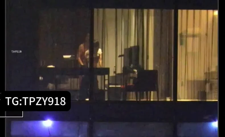 五星酒店高空窗户 意淫起来超爽 都是个顶个极品长腿高颜值女神 一般人见不到想不到的那种第一个看看你们女神怎么跪着当狗的，怎么被蹬的推上只有片段 完整在主页电报 评论区 https://t.co/lcmFZHYVmW
