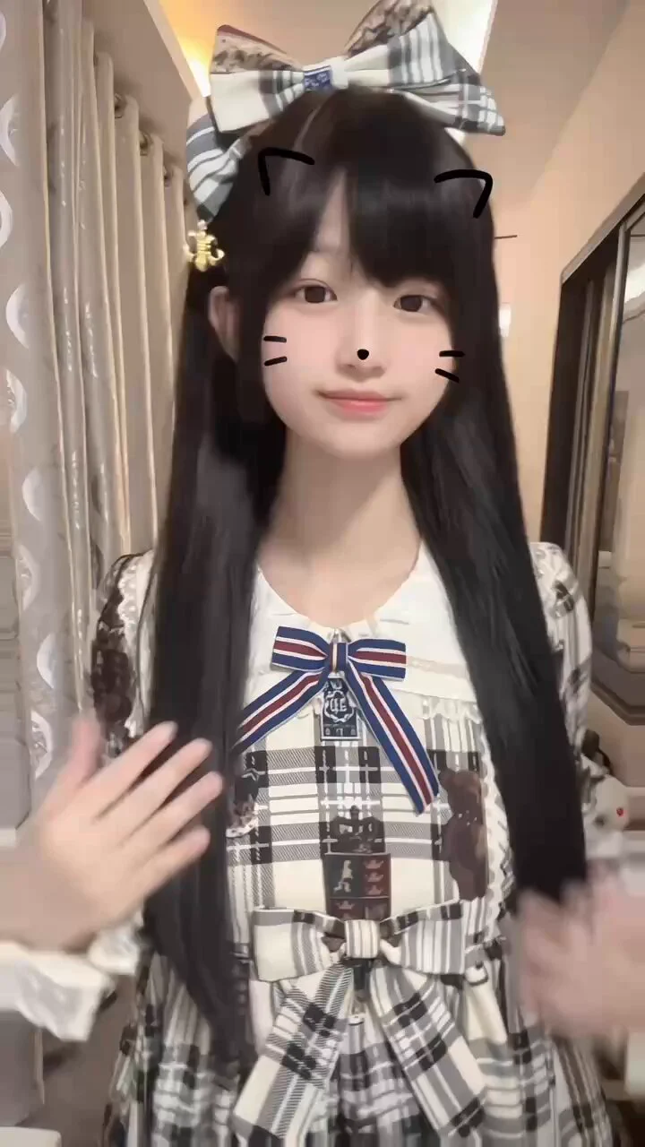 🟡妹团交友俱乐部💌✈️客服：https://t.co/T0uVOSnddb妹团客服收到 #杭州 23岁小萝莉小贝的申请，153cm，85斤，B杯，大专学历，简直是个温柔小天使！她目前待业中，坦言：“我最近迷上了旅游，想去各地吃美食、拍美照，可我这小钱包完全跟不上我的梦想！”她坐在咖啡厅，手捧热可可，穿着毛茸茸外套，显得娇小又可爱。她笑眯眯地说，“我想找个金主哥哥一起开启美食之旅！我萝莉音，温柔会做饭，可陪14天3w，随时见面，能飞外省也能过夜！”她补充，“姨妈20-25号，生活费分两次给，接受kou、无套和SM，但脾气暴躁的哥哥别来，我可不想边吃饭边被吼！”她眨眼，“期待一个暖心哥哥陪我吃遍天下！”☕ #金主 #糖宝 #浙江 #萝莉 #甜妹