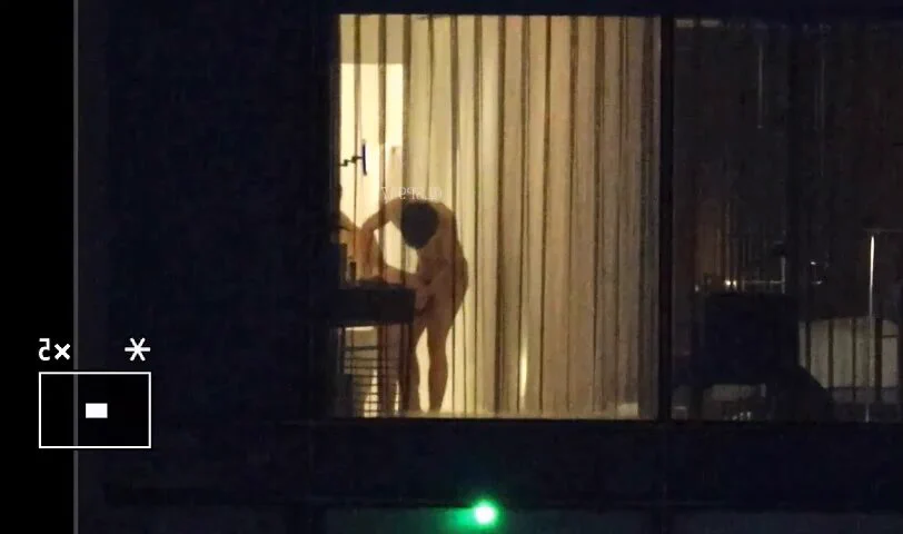高空酒店窗户 女大的炮姐穿搭真性感，被男友抱起来脱光跑到浴室，扒开屁股使劲洗，洗干净添起来美味，最后在浴室对着镜子干了起来 https://t.co/JprzgyqMQZ