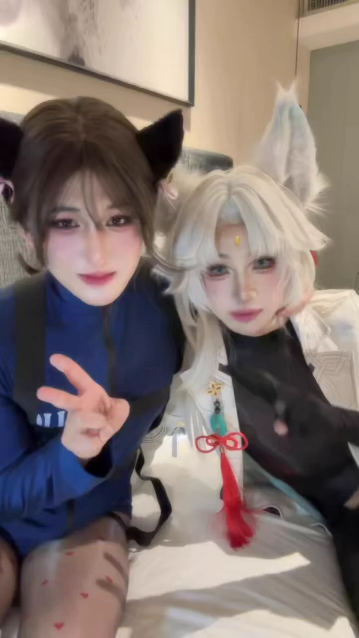 @wanyingbaobao 可爱死了宝宝 妈妈爱你 软软的舌头 不管舔哪里 都好舒服 另外附赠宝宝的吃汉堡视频 https://t.co/lMoeQn5VYG