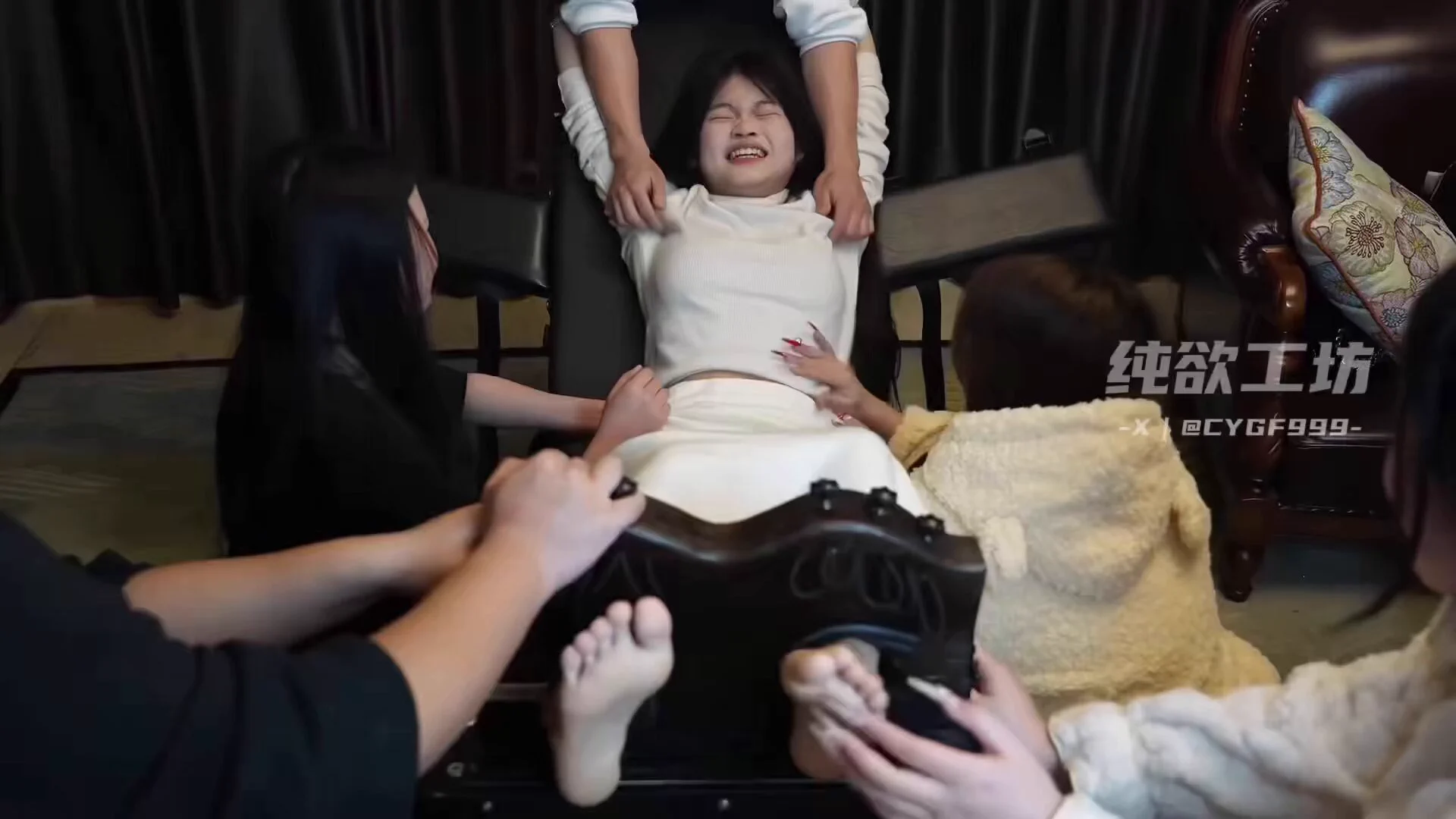 有多少兄弟喜欢小太妹的？又疯又主动的那种，有时候懂得比少妇还要多，其实我不在乎她懂什么，主要是狐朋狗友多，总会有一两个漂亮的，这不还带上两，一起服务，现场教学，每个都要吃… https://t.co/6RshFWc8yg