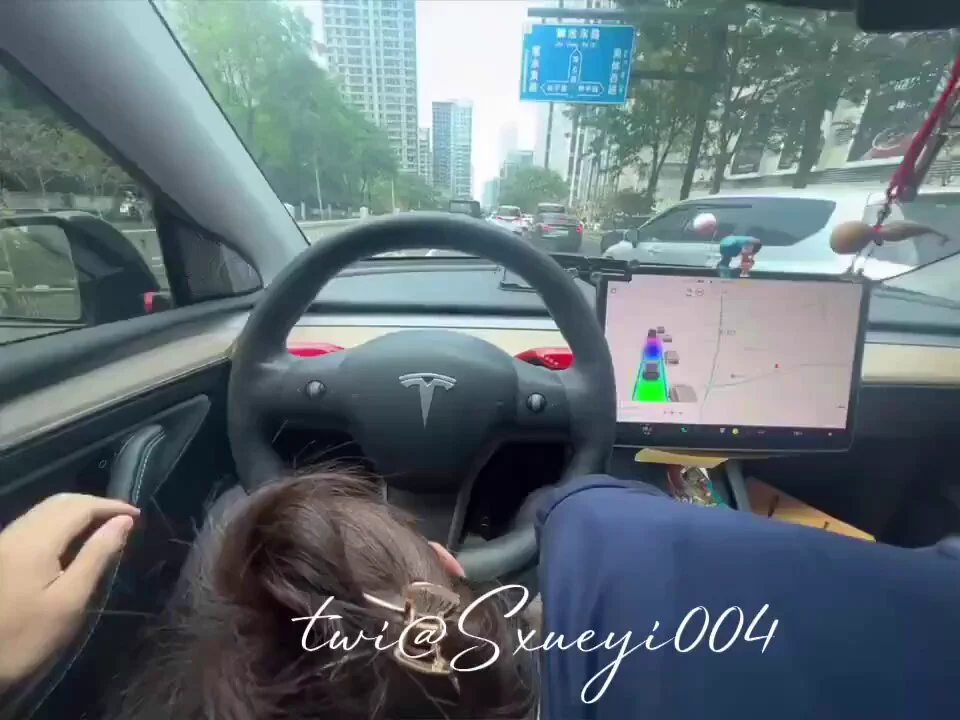 他也太迫不及待了吧，那我不客气了…说是来找我敲定合同，结果.....男人是不是都喜欢在车上来？ https://t.co/14DWhPkElQ