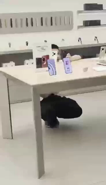 这是在做什么？ https://t.co/PvNiET7AtT