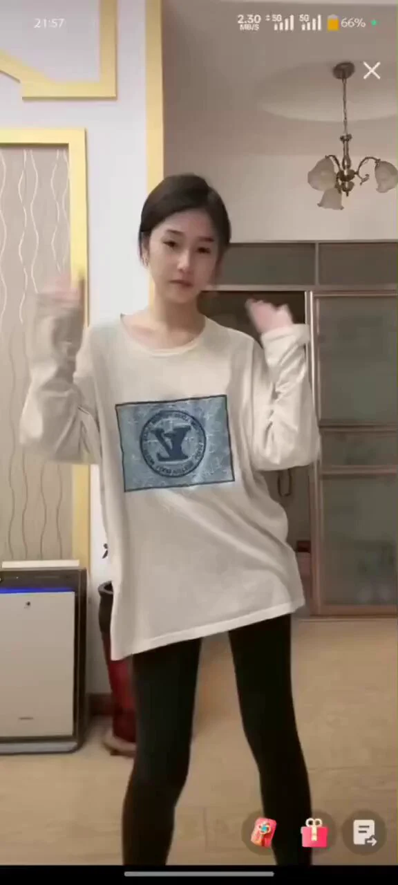 抖音清纯小姐漏奶，有点干巴💦 https://t.co/pbmh6jVdva