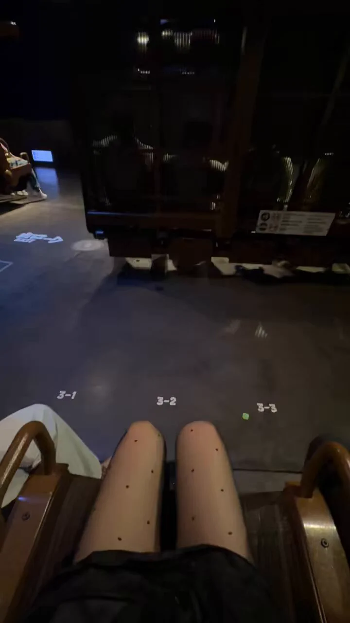 嗨宝子们，今天我要记录的是迪士尼面基动态：首先，这个哥哥人真的超好！！！全程玩的很开心可惜晴宝穿的高跟鞋 （为了美美的见哥哥）走久了脚真的痛😭偷偷吐槽一下 遇到插队的真的很毁心情 https://t.co/z11ksBp8o6