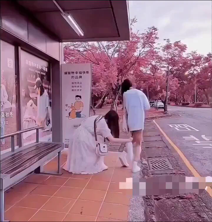 @GeBidasuBig 哈？路人拔掉了“尾巴”？流出来的是啥啊？ https://t.co/CnD7eM89RM