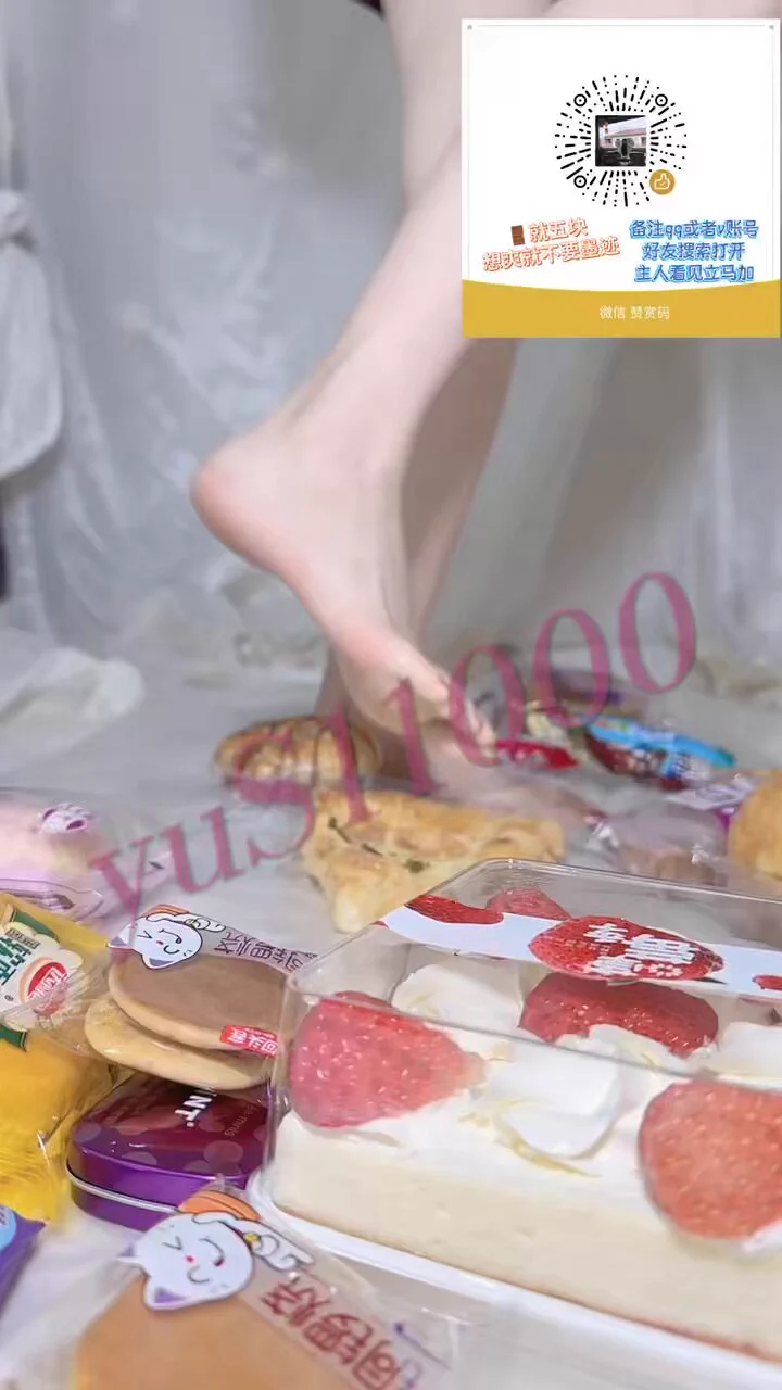 小狗的定制👇截取一点喜欢裸足制造食物的小狗呢？想定制什么就来找主人让主人来满足你的癖好快点👠接定制音视频接连麦 盯射 丝袜腿脚👠 臀控视角@SexytoBaby @SexytoLady @SexytoGirl @SexytoDoll https://t.co/rOBk9eX4Z3