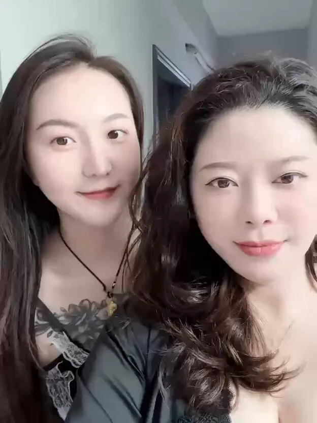 深圳母女妈妈38岁 身高162 🐻D 体重112女儿22岁 身高165 🐻C 体重100🉑️陪🛀🉑️🐍💋🉑️69🉑️深🐒🉑️🐻推🉑️情趣诱惑🉑️扮演情景剧解锁各种姿势配合度极高————————————少爷，母女双飞，大被同眠！➡️群：https://t.co/UuwT2JI361 https://t.co/zEIwSka8Bk