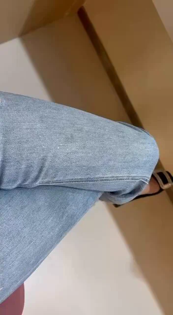 压抑着的呻吟
12分的视频大姐高潮了几次
没在厕所，在大厅 https://t.co/Vyoxaon16g