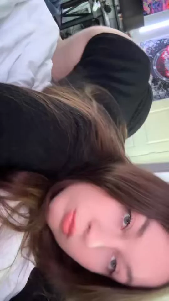 @queenmareeahm my 0F is FREEEE hehe https://t.co/SNuoXWzxN7