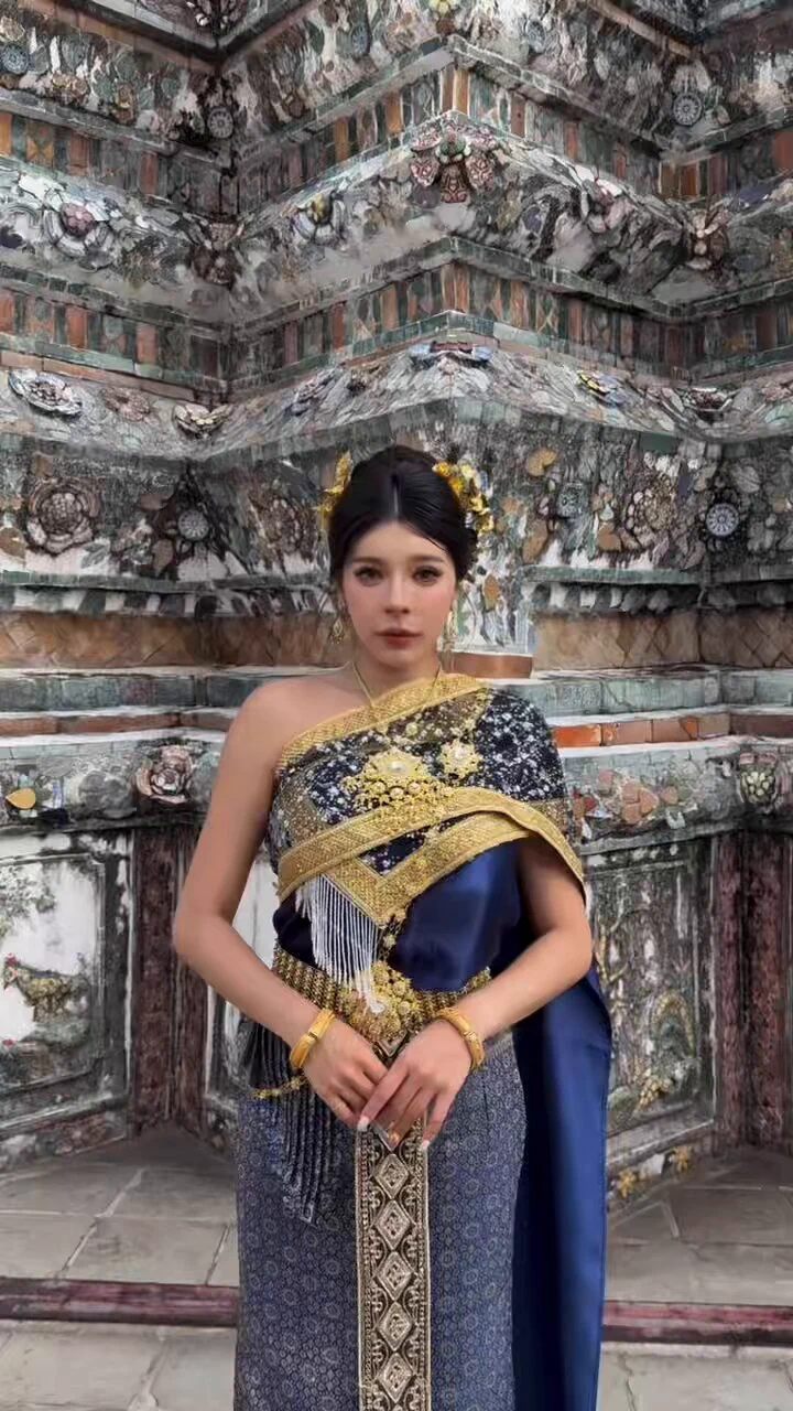 泰國真的很熱⋯但我還是要穿泰服😂 https://t.co/OWYeMUsSJ5