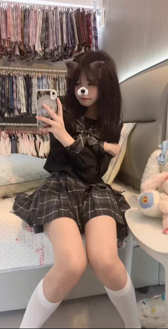不要嫌棄我嬌小 其實我很會夾😎 https://t.co/xsGdZjkkiJ
