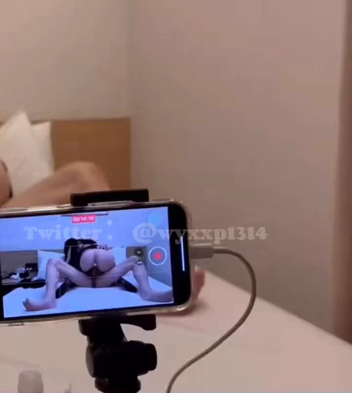 所以拍摄的是谁 好难猜哦 https://t.co/UBgHGx2bhh