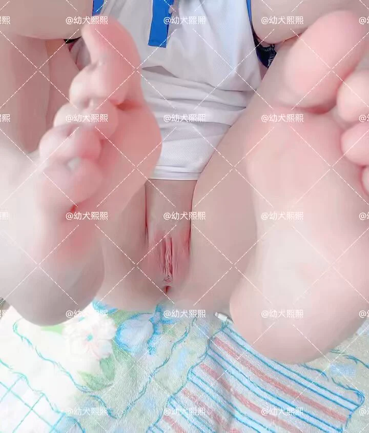 穿着校服帮叔叔足射好不好😋 #学生妹 @0xnmhs @cxb2b @Xzhibb #Crypto嫩妹会所 https://t.co/KQhvegeQuY
