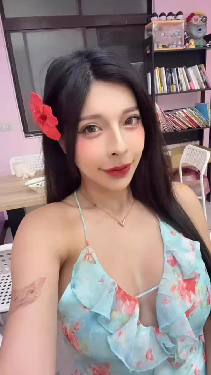 午安～～～ https://t.co/9aSD0VsWaZ