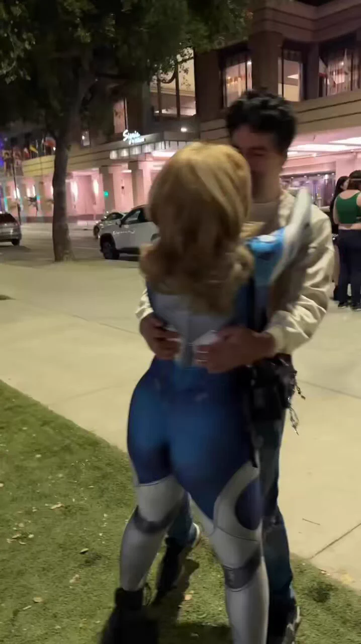 cosplayed invisible woman yesterday and kept getting hit with the “where’s reb? did she not come today?” and when i spoke it was “what was that? hm. must have been the wind”. also i made one million shitposts

lmao why is bro dancing by himself
🫵🤣 https://t.co/ehihfpfb6z