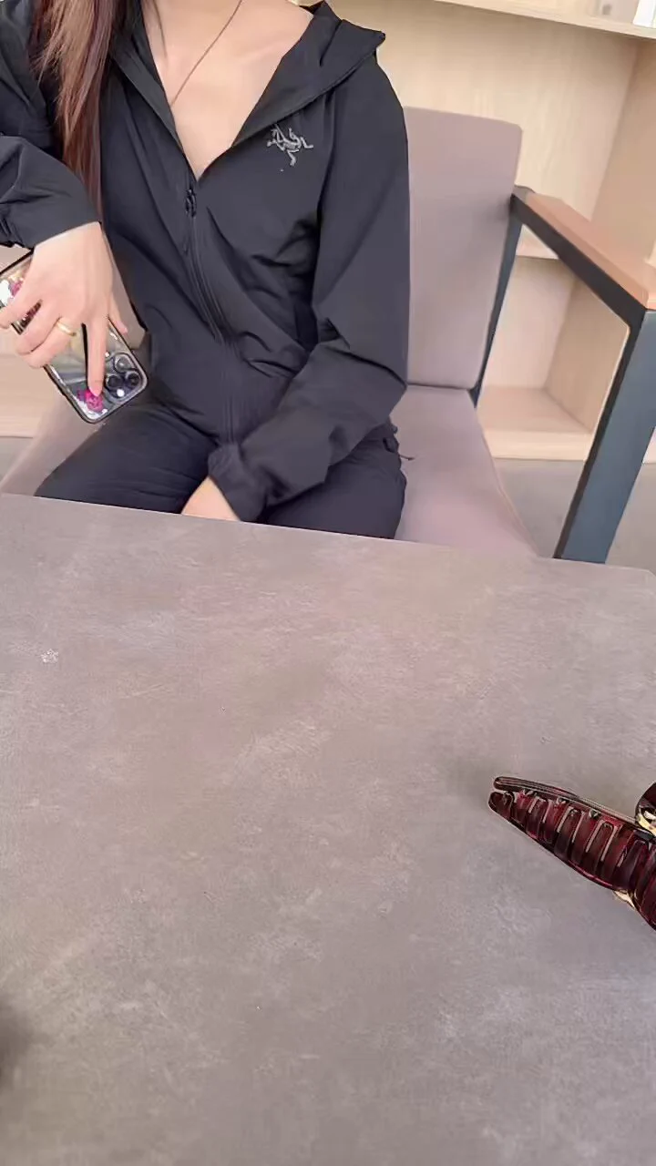 5月26号晚上好兄弟们下班回家看到老婆和大姐带着孩子在外面玩呢我也加入进来，正好随手拍拍，我问过大姐平时你和毛娇待在一起的时候会不会聊骚或者有没有什么一些亲密举动的时候，大姐说没有，还是要加大力度，让大姐没事的时候也调戏老婆晚上没事蹂躏一下老婆的身体，之前买的新幻龙不是到了吗 https://t.co/rRiOYiyvPs