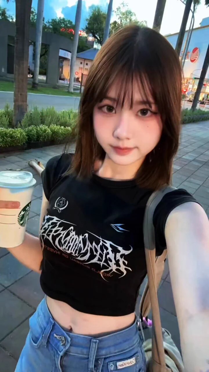 想悄悄的問一下大家 請問我這樣的身材可以當你的肉便器嗎？ #可以打可以🥵 https://t.co/uArOtwHD6I
