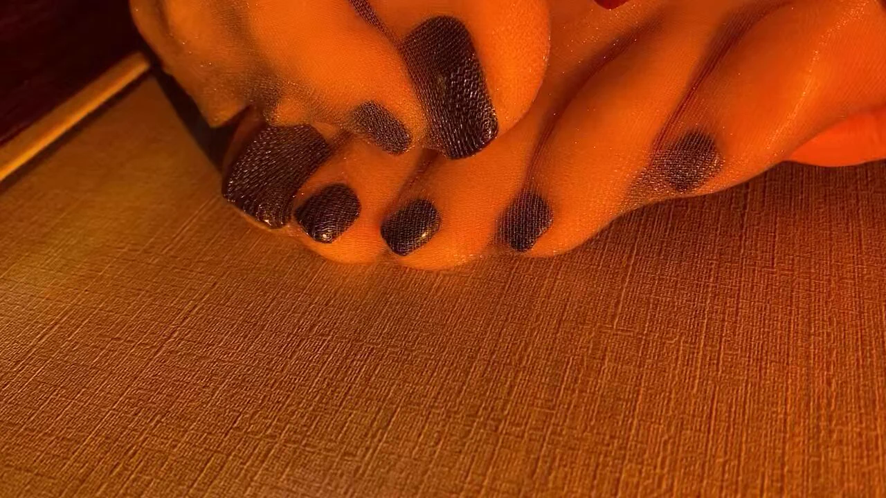 歌很俗，但很现实。还有味道很棒🤨 https://t.co/wTbijdKgbn