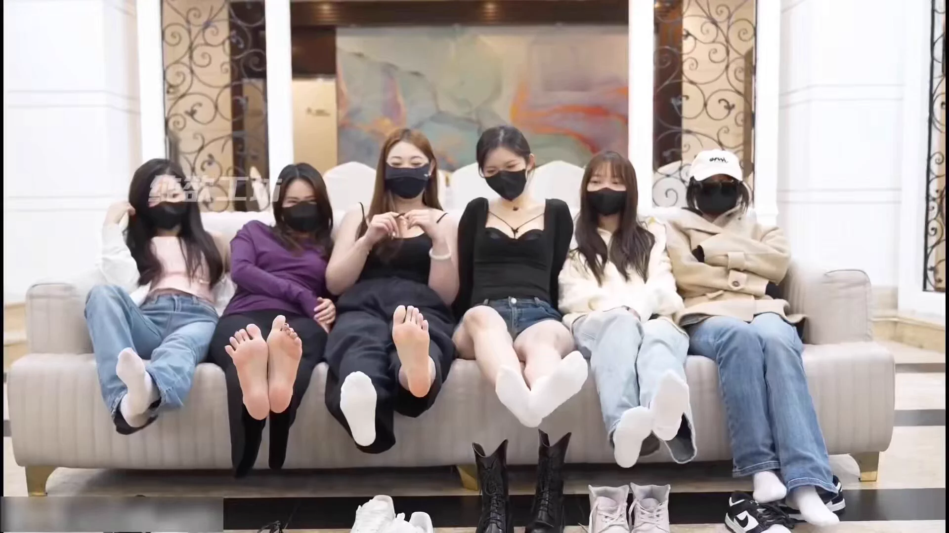 这期可是花了大成本啦！感谢VIP兄弟们的支持，先给兄弟们看看氛围，还在创作着，姑娘真是一个比一个会叫，你能想象6个一起比赛谁技术更好？ https://t.co/VVH9LIJOL9