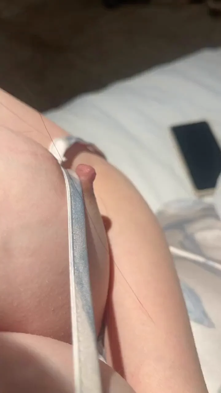 白嫩白嫩的奶子！ 搞个活动吧！ 转发加点赞 （ 缺一不可 ） 抽3位送一对一 谢谢转发@Fengsiyuan https://t.co/wwydd3tjeM
