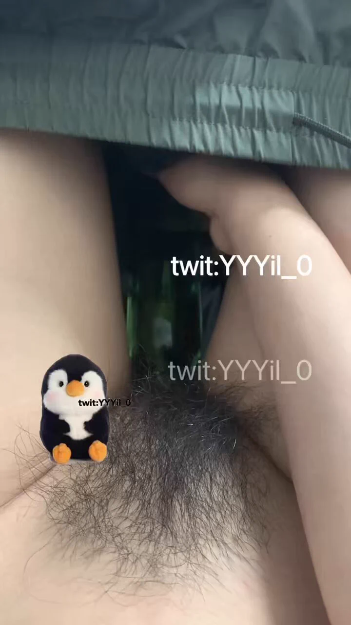 我只能说这是圈圈最狠的一集。当时特别想要就盯上了桌子旁边的花露水.... https://t.co/dZ3wTJDknV