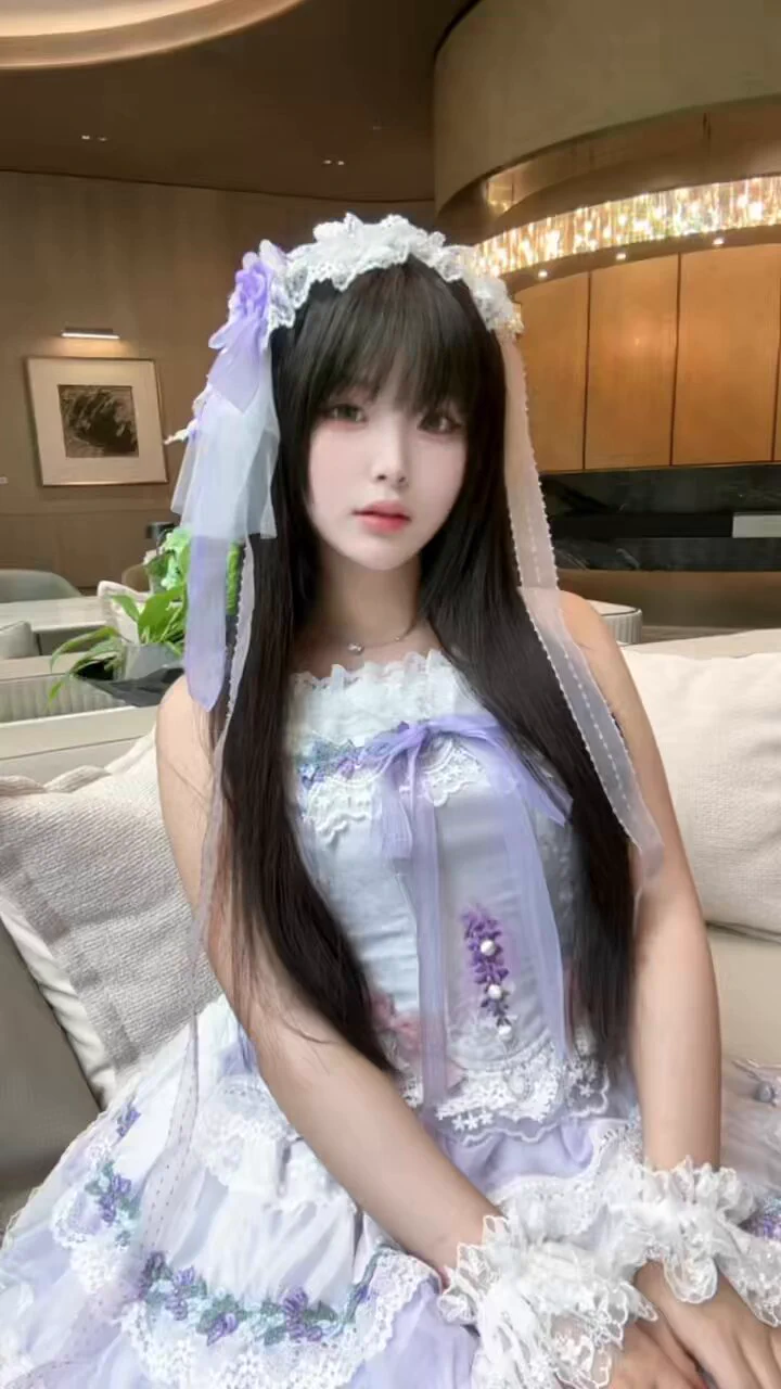 我都没整过容你们还要骂我长得丑 我明天真的去整容变好看了你们又要骂我整容婊！我操你们全家啊！ https://t.co/YyD4mxNNwG
