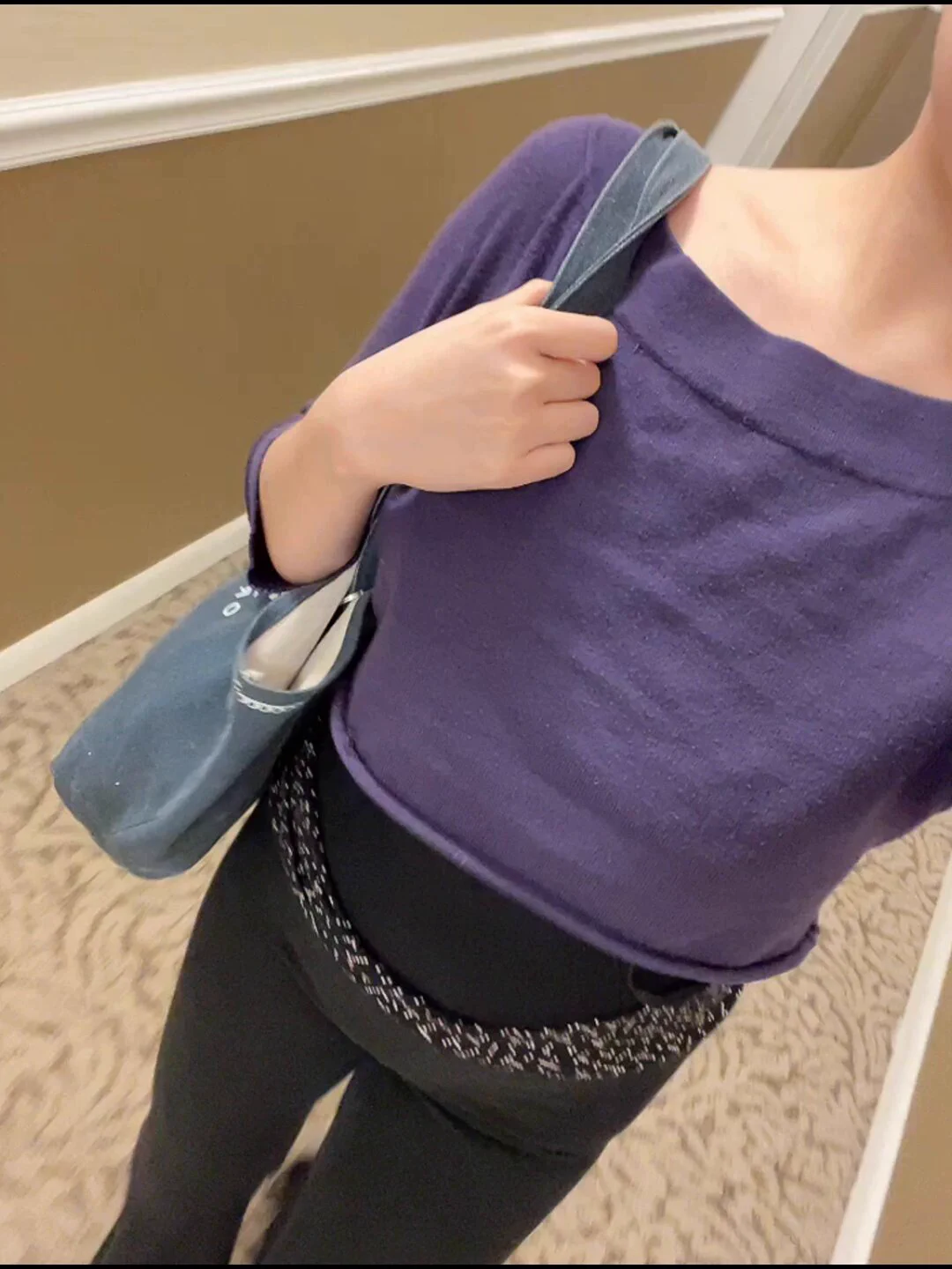 闺蜜喊我出去吃烤肉 我内内都没穿就出来了☺️☺️ https://t.co/uFRkHMkiEH