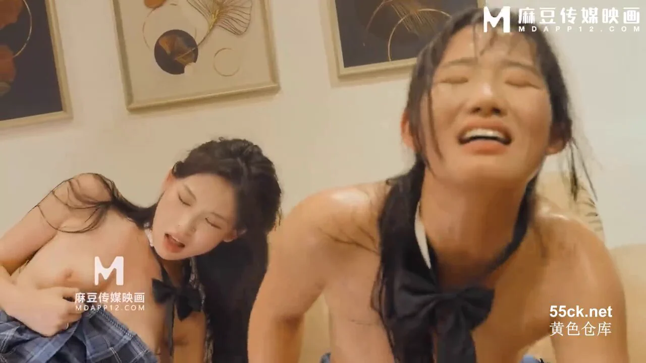 【麻豆传媒映画】【艾鲤】【雯雯 】肉棒惩处婊子姐妹花 美人局4P复仇记（14）完整版点击链接加入群内搜索：MD-0333 电报群：https://t.co/gl5EYU7ysa https://t.co/rbAVPTkMmS