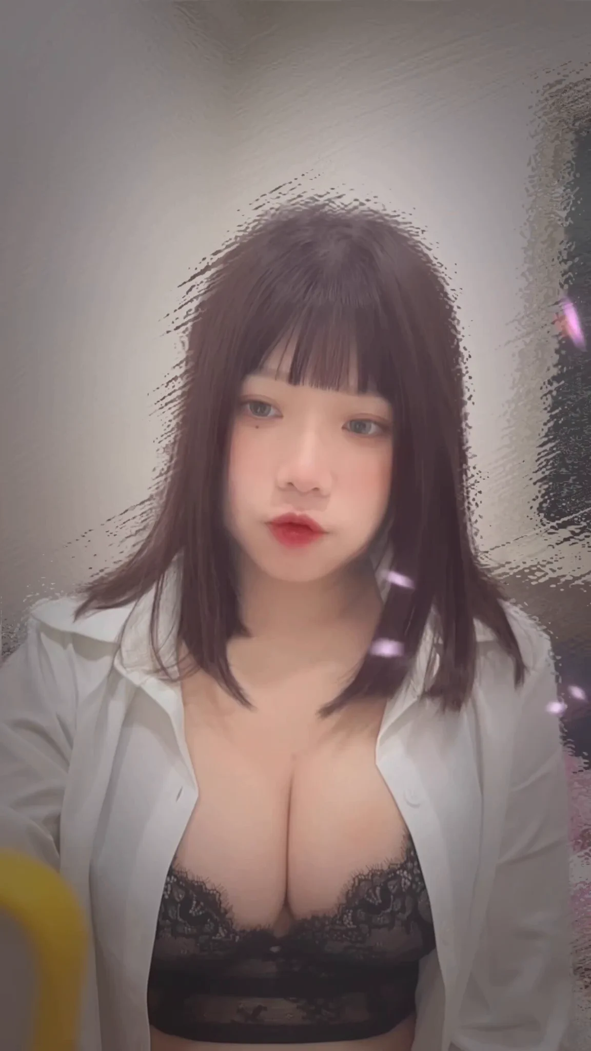我應該不算蘿莉吧(*≧ω≦)？蘿莉應該是平胸對吧 我是大🥛小隻馬🐮 https://t.co/fE4CiQtKSL