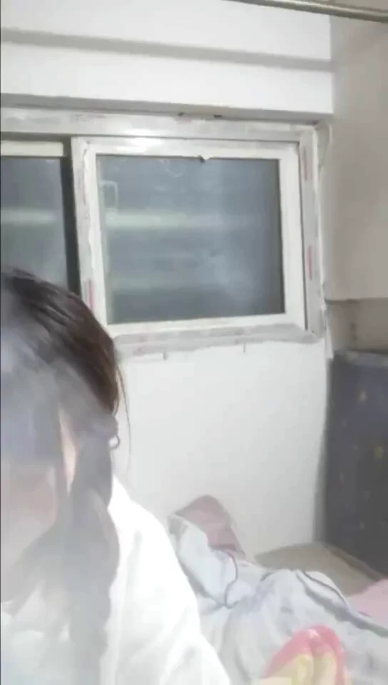 #广州 群友得吃返图，叛逆小妹踏入社会第一次创业，必须支持一下。满脸胶原蛋白，还挺可爱的 2张得吃上🐔还嫩#站街 #扫街 https://t.co/oIzezRAOvq