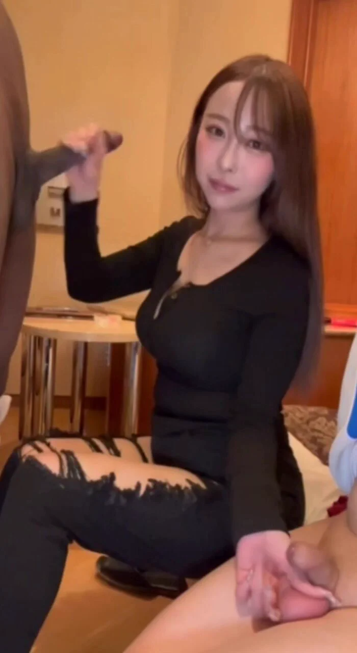 🔥啊啊啊！为什么女朋友舔黑人的鸡巴那么卖力那么用力伺候！但是对于我只是敷衍的捏蛋蛋，连打飞机都不肯帮我啊啊啊！🔥完整版五部，加起来一共2小时，点开我个人简介的VIP链接，到视频群搜2405294即可看 https://t.co/kdxXSnYrk4
