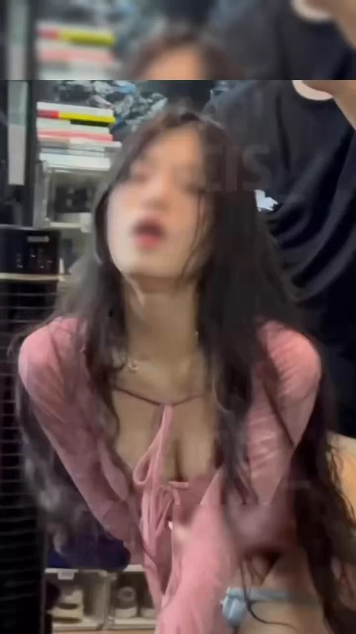 性瘾女大学生的淫乱生活，内射吞精多人群 P 野外露出车震什么都玩，被金主操到高潮还不满足，全身抽搐掰开骚逼还求大鸡吧插进去射满。🥰完整版微露脸有内射，多部长视频已更新至主页电报群。编号T1073@MayMayBoy1 @MengNan689@mengnan683 https://t.co/QPWMDoJqm4