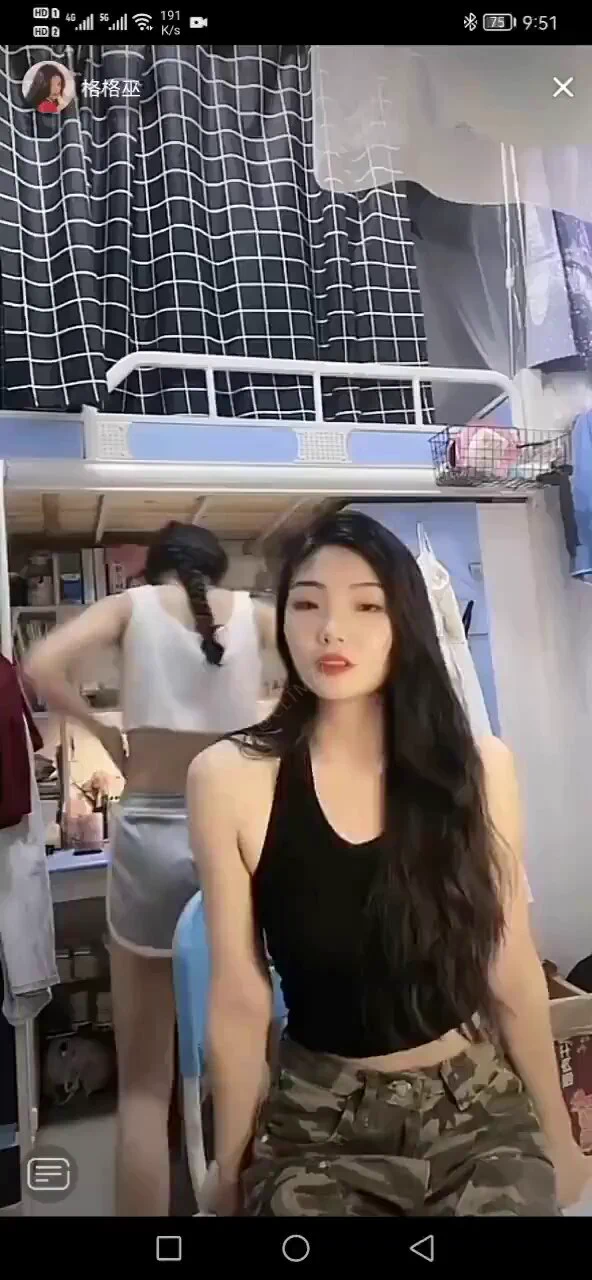 学生妹看着瘦，奶子挺大😯 https://t.co/7C38L4ep4B