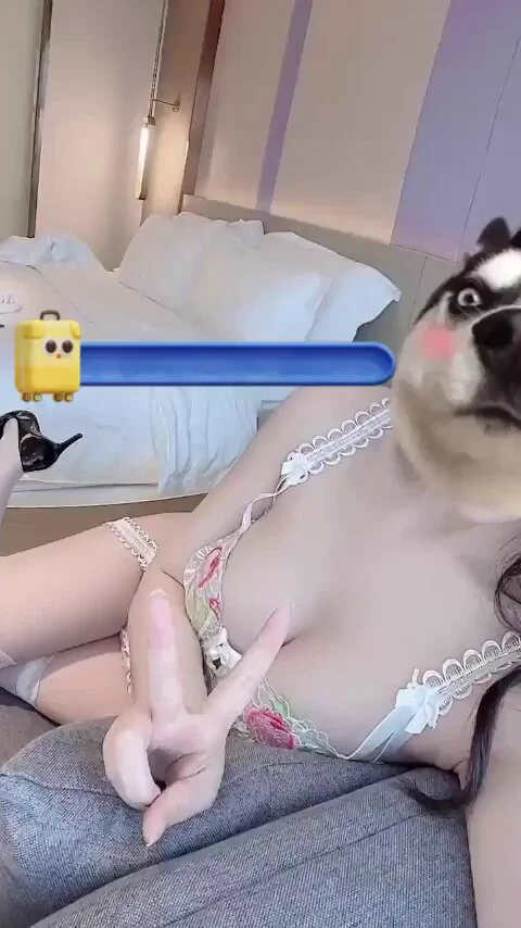 姐姐的床不大不小，用来和你睡刚刚好😚 https://t.co/47o1bC74uB