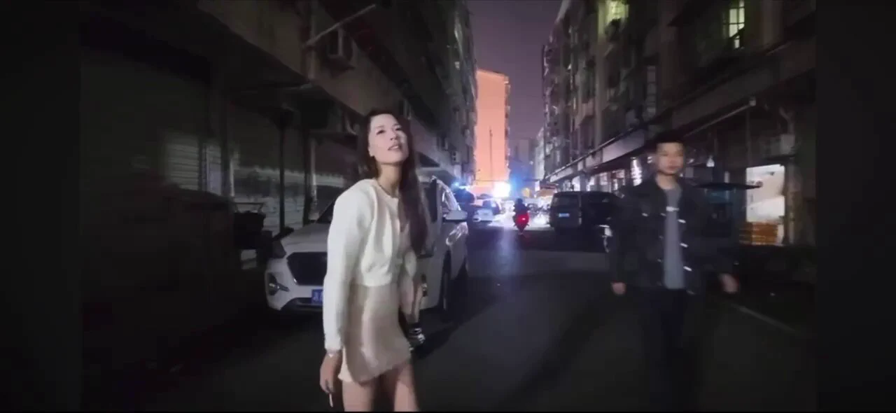 #广东 #东莞 #站街 #快餐 200调情做真是良心价了，总比脱光就干舒服。南北路何氏大宗祠北侧巷子里，拉客聚集地，人数、年龄不等，价位150~200 https://t.co/kdXBnbRON9