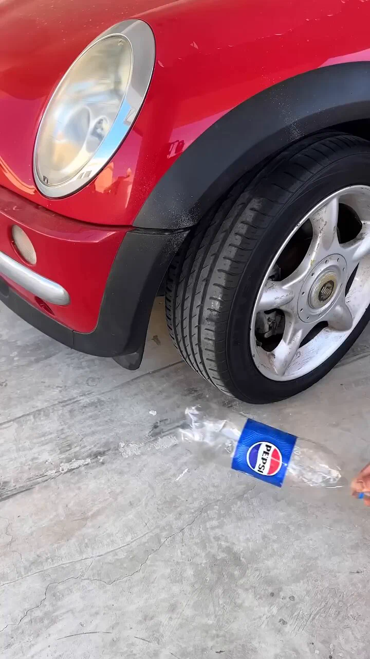Plastic Bottle Car Jack – DIY Trick. https://t.co/SS16qVuJfh