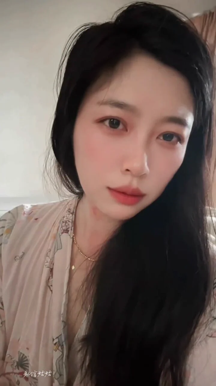 你老实告诉我，你玩推特的目的到底是不是为了线下如果你是礼貌 素质的男士真的可以留下你的足迹所有的故事不都是从聊天开始的吗？ https://t.co/U0fglRArFM