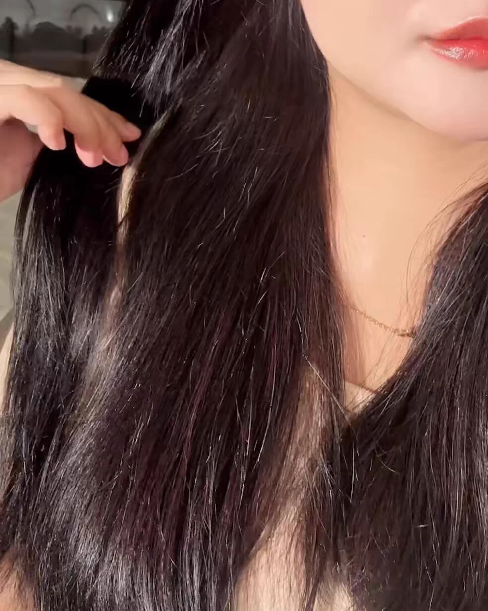 Glowup Routine 🍥🫧 รวมบิวตี้ทริคดูแลตัวเอง แบบเร่งด่วน ดูแลก่อน = สวยขึ้นทันที ⸜(*˙꒳˙* )⸝𓈒 ˖ ࣪ 𝜗𝜚-ดูแลผมให้สะอาด มีน้ำหนัก-หมักทรีทเมนต์ก่อนสระ 1-2 ครั้ง/วีค-Double Cleansing ช่วยลดสิวซ้ำซาก หน้าใส-ทาโลชั่นทุกวัน ผิวไม่แห้งแตก ช่วยให้ผิวใส-สครับผิว 1-2 ครั้ง/เดือน-ทากันแดด หลบแดด = ทริคผิวขาวแบบง่ายที่สุด-ดูแลขนขา ช่วยให้ใส่ขาสั้นแล้วมั่นใจขึ้น