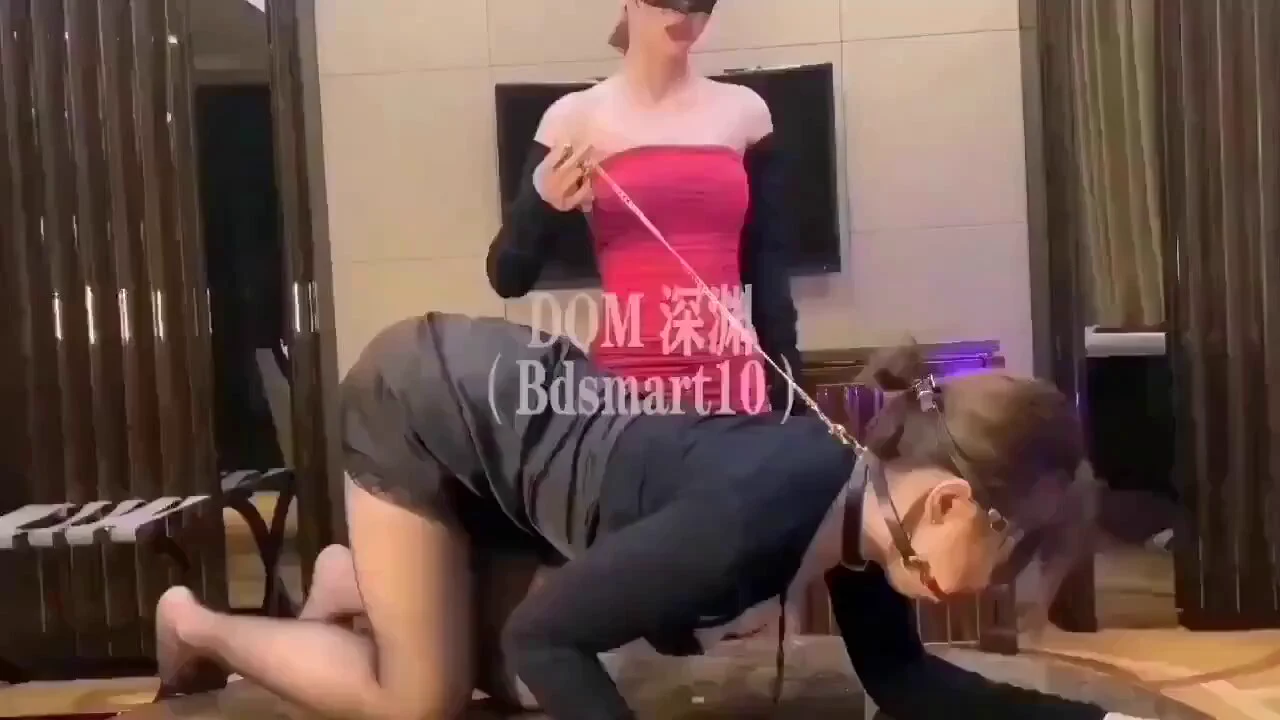 女老板S转变为sub后的升级之路女老板与她的闺蜜在女老板sub的调教下 闺蜜逐渐母狗化 母狗sub的阴道快速高潮流出淫水过去一看这个女老板s为前身的母狗sub 居然在舔假鸡巴已经升级为无脑服从的状态了进首页电报群获取调教教程和完整版调教视频 可线下体验调教母狗，私信报名 #调教 #双调 #女女 https://t.co/GXIHChXxMa