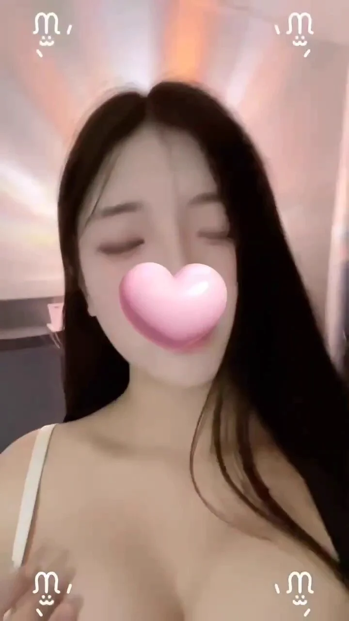 宝，过来吃奶@MaecMax｜@QnewHome@WaecMax｜@SnewHome@DaecMax｜@GnewHome@GaecMax｜@DnewHome https://t.co/CbEh383KHd